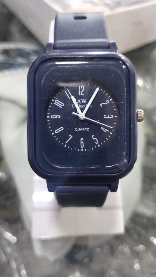 Silky Soft Strap Silicon Watch In Aesthetic Colors / Square Case Round Dial Watch Without Box (random Color)