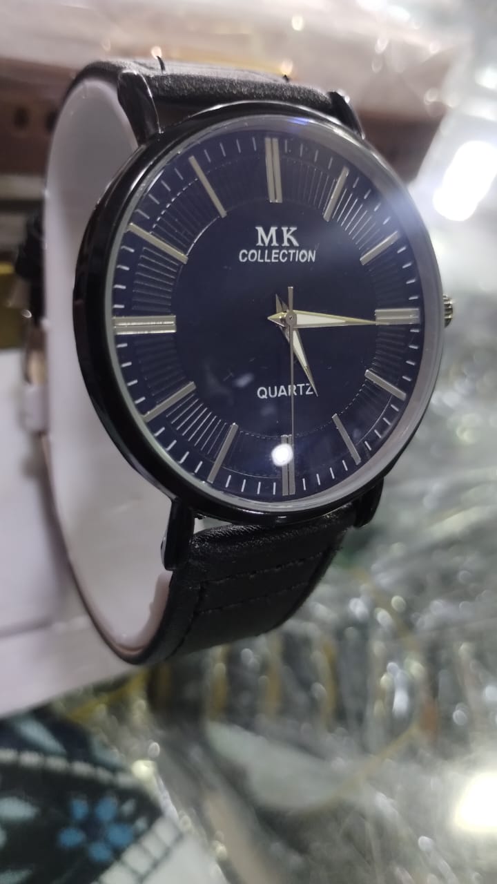 Modern Edge Black Leather Strap Watch – Sleek, Durable, And Timeless Without Box
